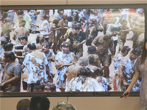 綿陽(yáng)中旅行假日旅行社舉行“什邡號(hào).2025熊貓專列”旅游線路分享會(huì)